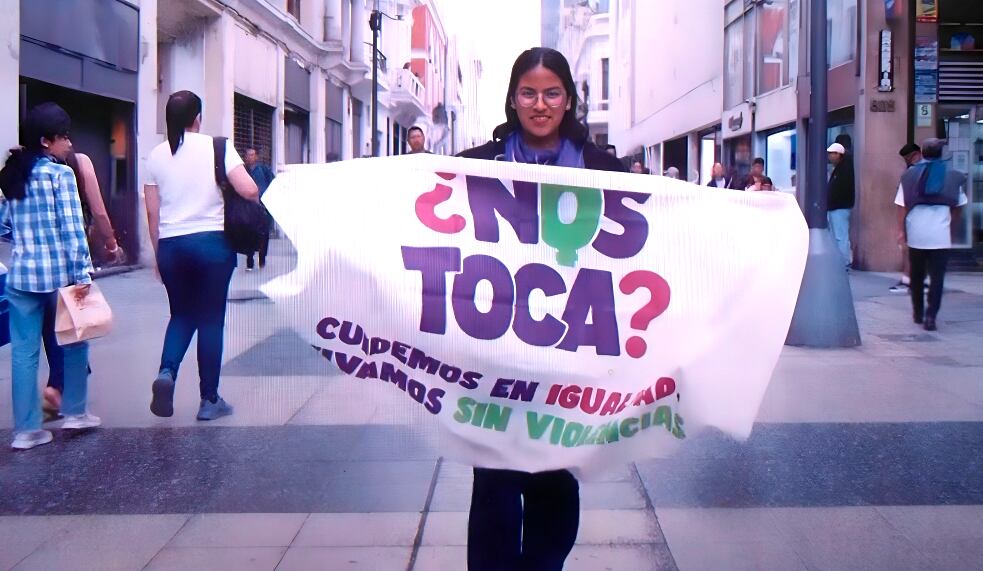 Canción es interpretada por la rapera y activista Karolinativa.