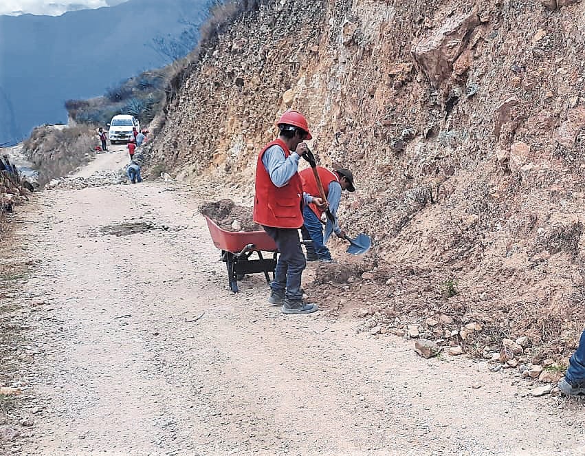 Se invertirán 8 millones 727 mil soles para mejorar vías que beneficiarán a 43 centros poblados de La Libertad. Obras impactarán en 80 mil pobladores.