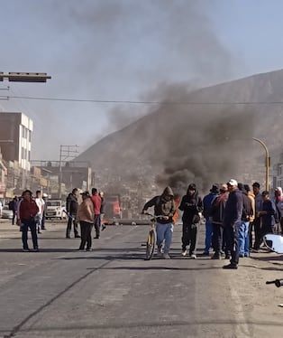 Transportistas bloquean Cono Norte de Arequipa y queman llantas (Foto: GEC)