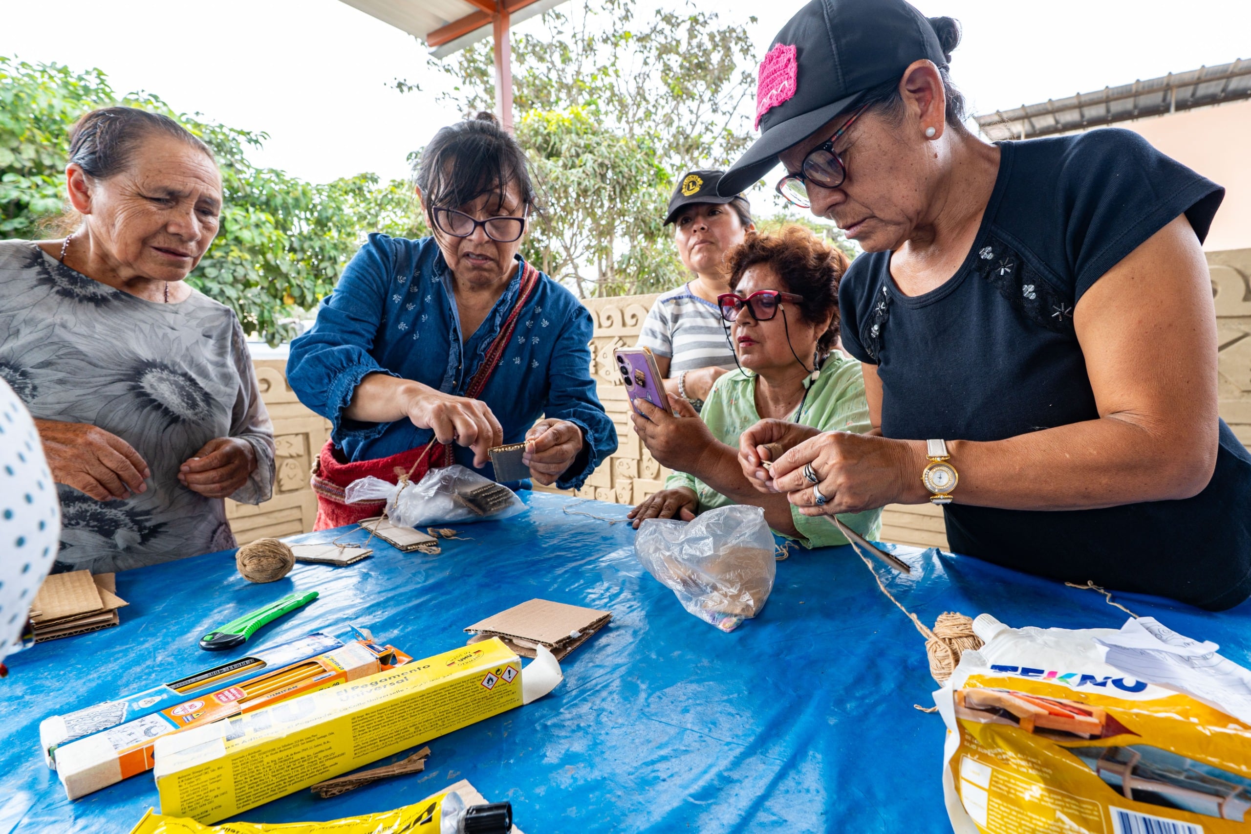 Iniciativa impulsó la recuperación de esta fibra ancestral de la tradición Chimú y fortaleció saberes textiles con activa participación comunitaria.