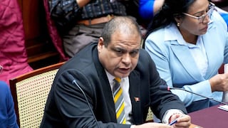 Exministro Rodolfo Acuña implicado en presuntas contrataciones irregulares en el MEF