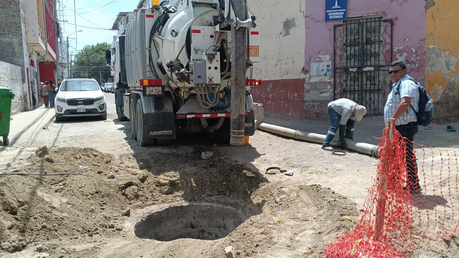 EPS Grau limpia los buzones.