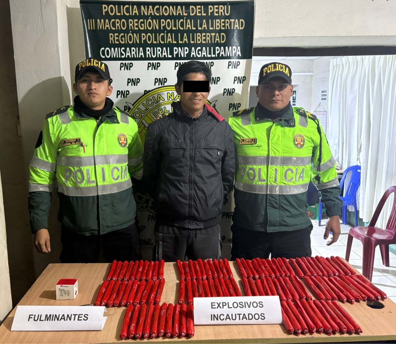 Operativo se ejecutó en la Plaza de Armas de Agallpampa. (Foto: PNP)