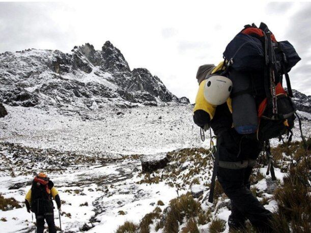 Policía de Arequipa acudió al lugar para recuperar el cuerpo del turista. (Foto: Andina)