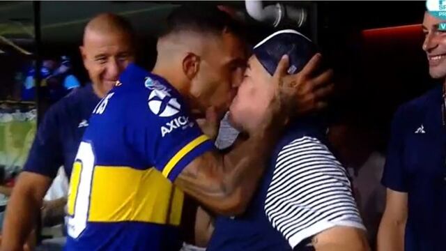 Carlos Tévez y Diego Maradona se saludaron con beso antes del Boca Junior vs Gimnasia (VIDEO)