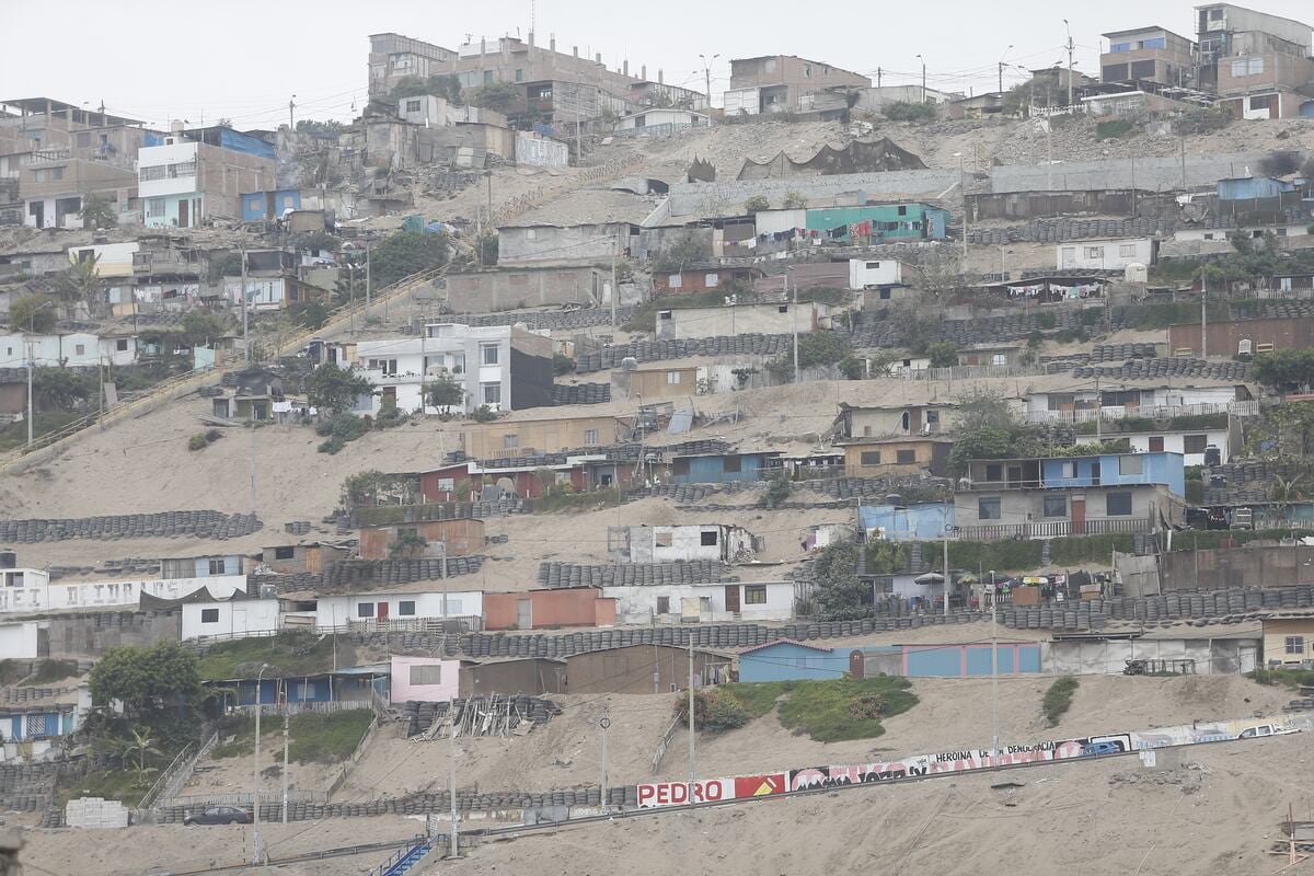 San Juan de Lurigancho, Chosica, Cieneguilla, Lomo de Corvina y tramos de la Costa Verde figuran entre los puntos con mayor riesgo geológico, según el reciente informe del Ingemmet.