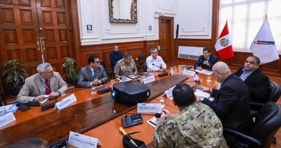 El premier lideró una reunión en la PCM junto a ministros y altos mandos para definir medidas orientadas a reforzar la seguridad ciudadana.