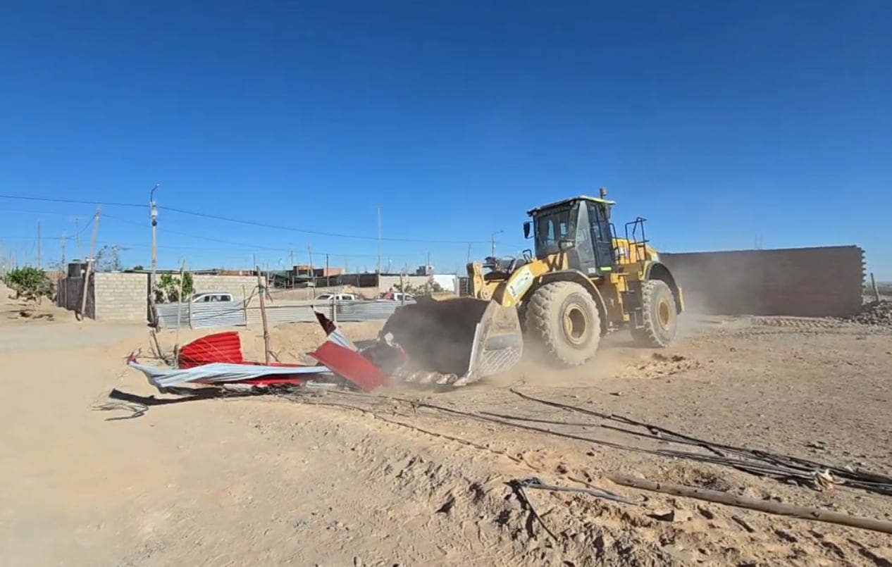 Desalojan invasiones en terrenos destinados para parque en Majes (Foto: Captura Municipalidad de Majes)