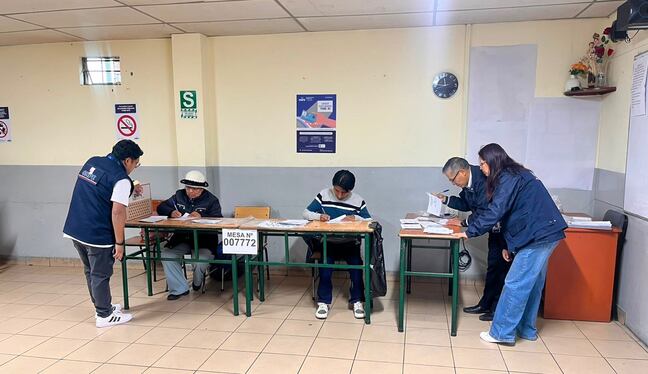 A diferencia de la primera vuelta, los locales de votación abrieron sus puertas a las 6:00 horas
