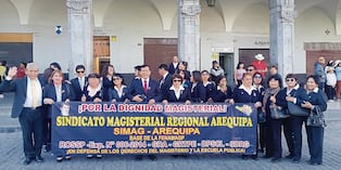 En el Día del Maestro, docentes esperan pensiones justas