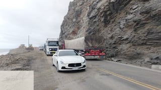 Tránsito se normaliza en la Panamericana Sur luego de derrumbe de rocas en Atico