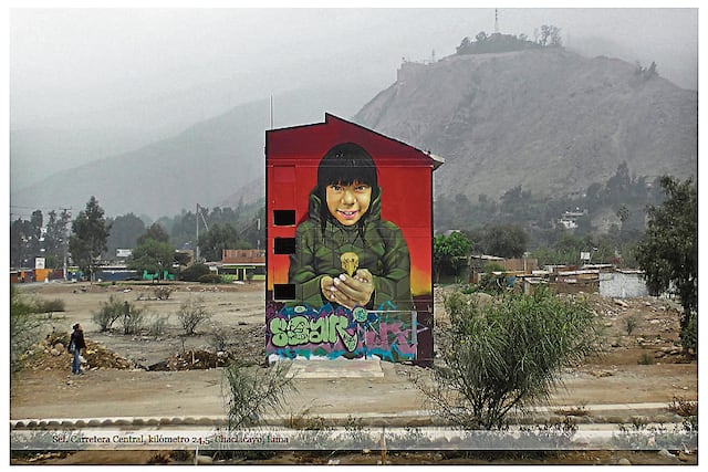 La esperanza se muestra en el arte callejero en la Carretera Central, en Chaclacayo.