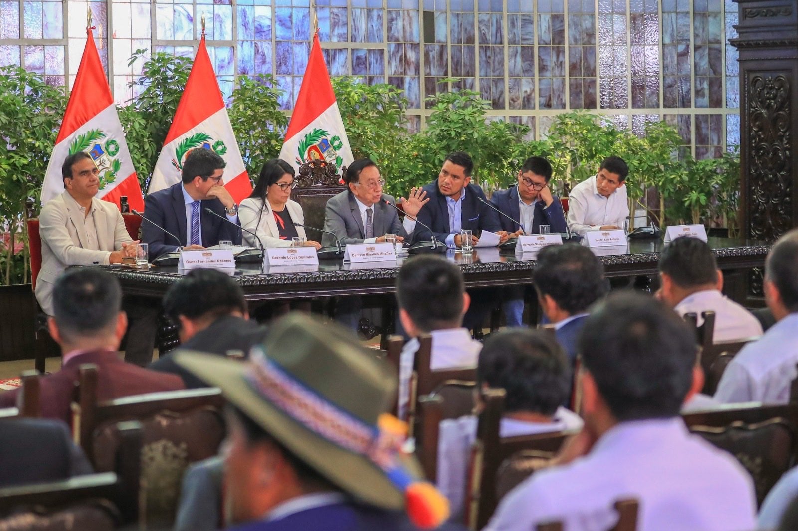 Encuentro en Palacio de Gobierno buscó identificar obras prioritarias para acelerar su ejecución en distintas municipalidades del país. FOTO: PRESIDENCIA