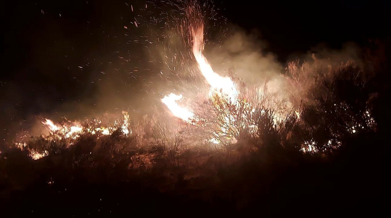 Incendio forestal en Majes, Caylloma. Foto: COER Arequipa.