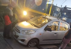 Arequipa: dos conductores intentan ganarle el paso al tren y son impactados