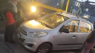Arequipa: dos conductores intentan ganarle el paso al tren y son impactados