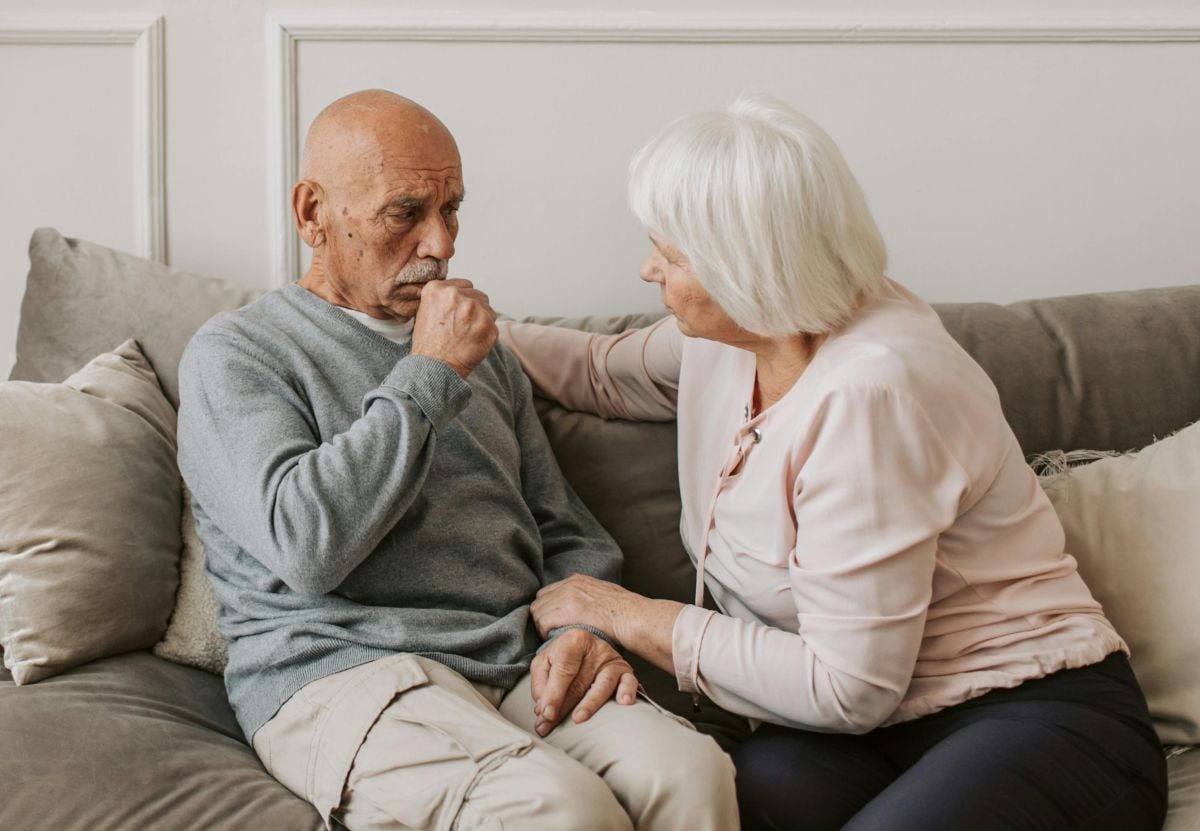 Hipertensión, diabetes y osteoporosis pueden desarrollarse durante años sin síntomas evidentes. Especialista explica qué controles preventivos considerar según la edad y los factores de riesgo. (Foto: Vlada Karpovich / Pexels)