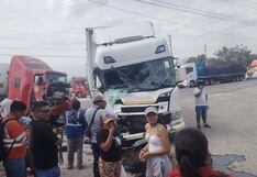 Cisterna y tráiler protagonizan brutal choque en la carretera Panamericana Sur