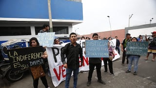 El Agustino: familiares y vecinos realizan plantón en exteriores de comisaría tras feminicidio (FOTOS)
