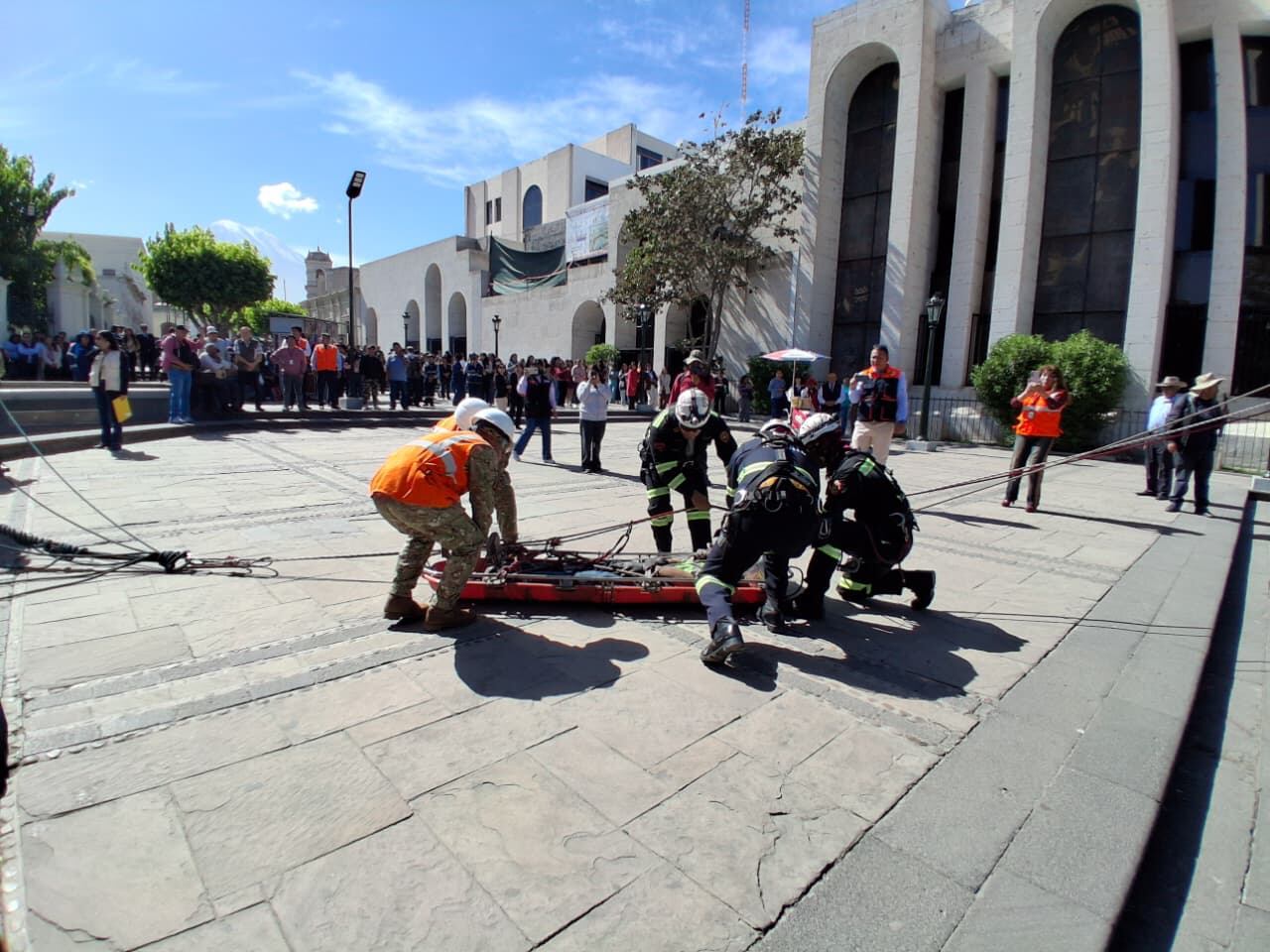 Simulacro Nacional Multipeligro 2026 realizado en Arequipa. (Foto: Flor Barrios/@photo.gec)