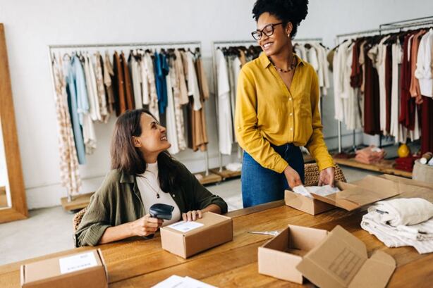 Atención al cliente, marketing digital, emprendedurismo y resolución de problemas e innovación; son algunas de las opciones que te ofrece la plataforma.