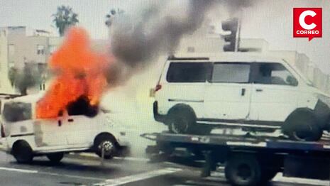 San Borja: Conductor incendió su miniván para evitar que se la lleven al depósito