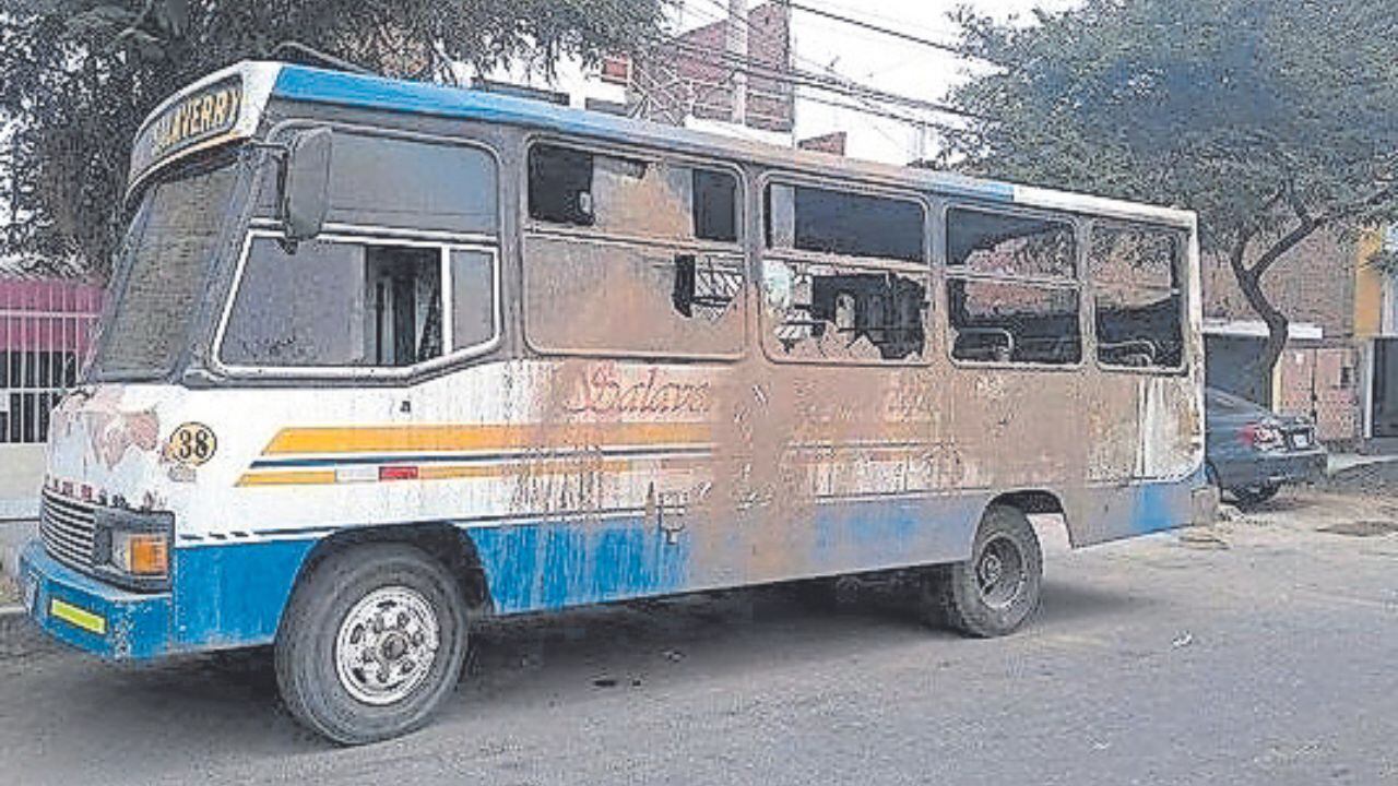 Consejero Robert de la Cruz pide a jefe policial de La Libertad crear una unidad especializada para combatir extorsiones.