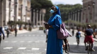 Tomar la temperatura: la medida que adoptará el Vaticano para reanudar misas dominicales durante pandemia