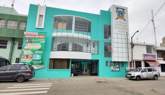 Palacio municipal de Deán Valdivia. Foto: CGR.
