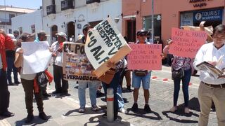 Arequipa: Protestan durante entrega de credenciales a electas autoridades de Arequipa e Islay (EN VIVO)