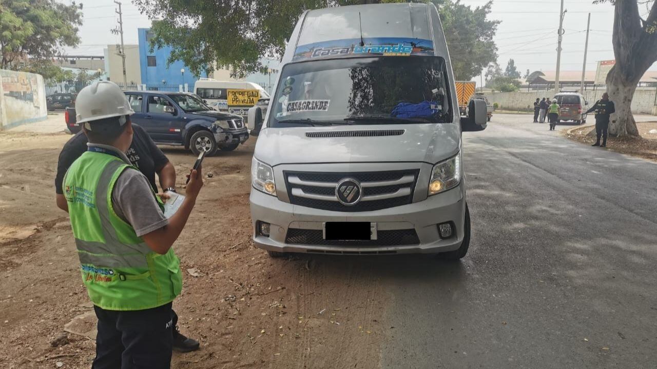 Operativo descentralizado se realizó en la provincia de Ascope, donde seis vehículos fueron infraccionados por exceso de pasajeros.