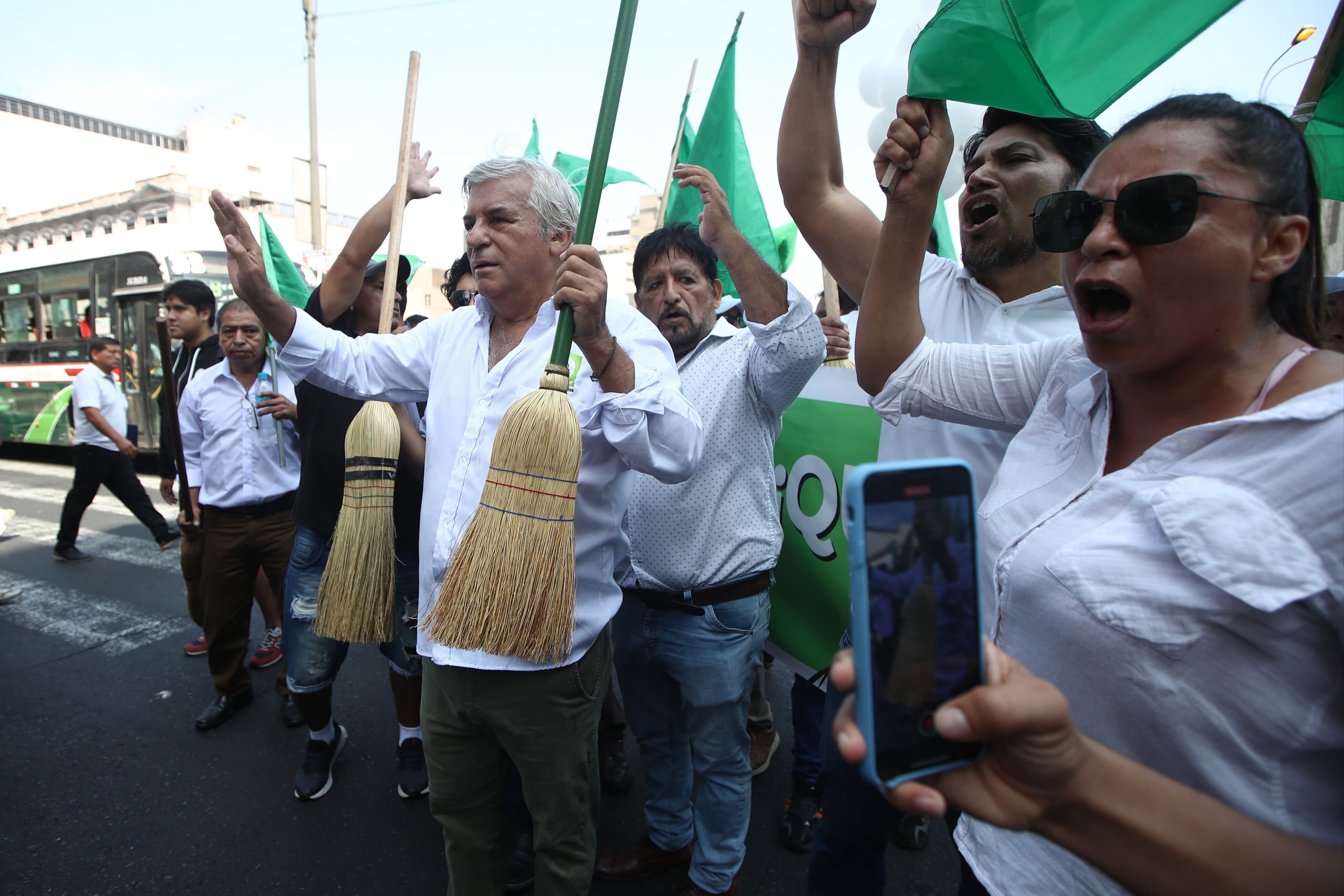 Enfrentamientos por Dina Boluarte y el caso Rolex en la sede del Ministerio Público. Fotos: jorge.cerdan/@photo.gec