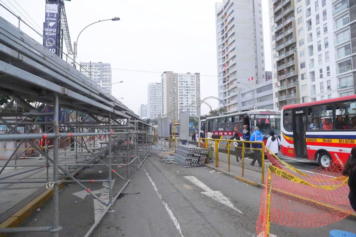 Avenida Brasil: vecinos protestan por cierres y desvíos durante montaje del desfile militar. Foto: GEC.