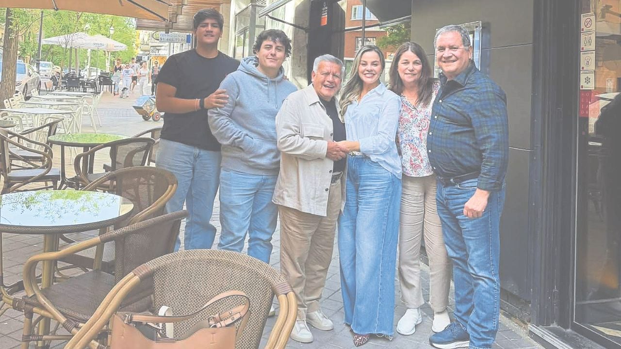 A través de sus redes sociales, el excandidato a la presidencia de la República reapareció y dijo que “siempre es especial disfrutar de unos días de vacaciones en familia".