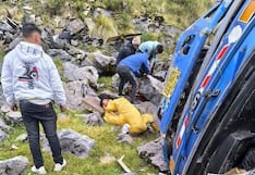 Dos fallecidos y un herido tras volcadura de camión en Huánuco