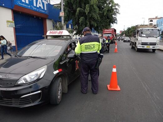 Los operativos inopinados se realizan en puntos estratégicos de avenidas y calles donde hay regular e intenso tránsito.