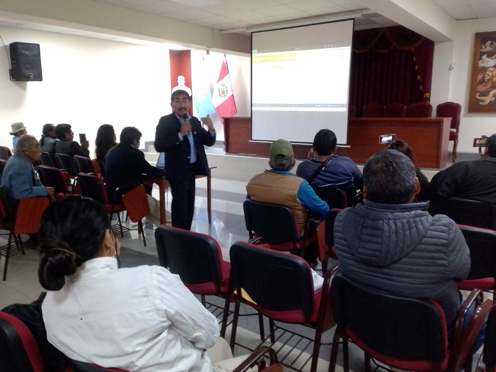 En el Colegio de Abogados de Tacna se realizó foro sobre el proyecto del Puerto Grau. (Foto: Adrian Apaza)