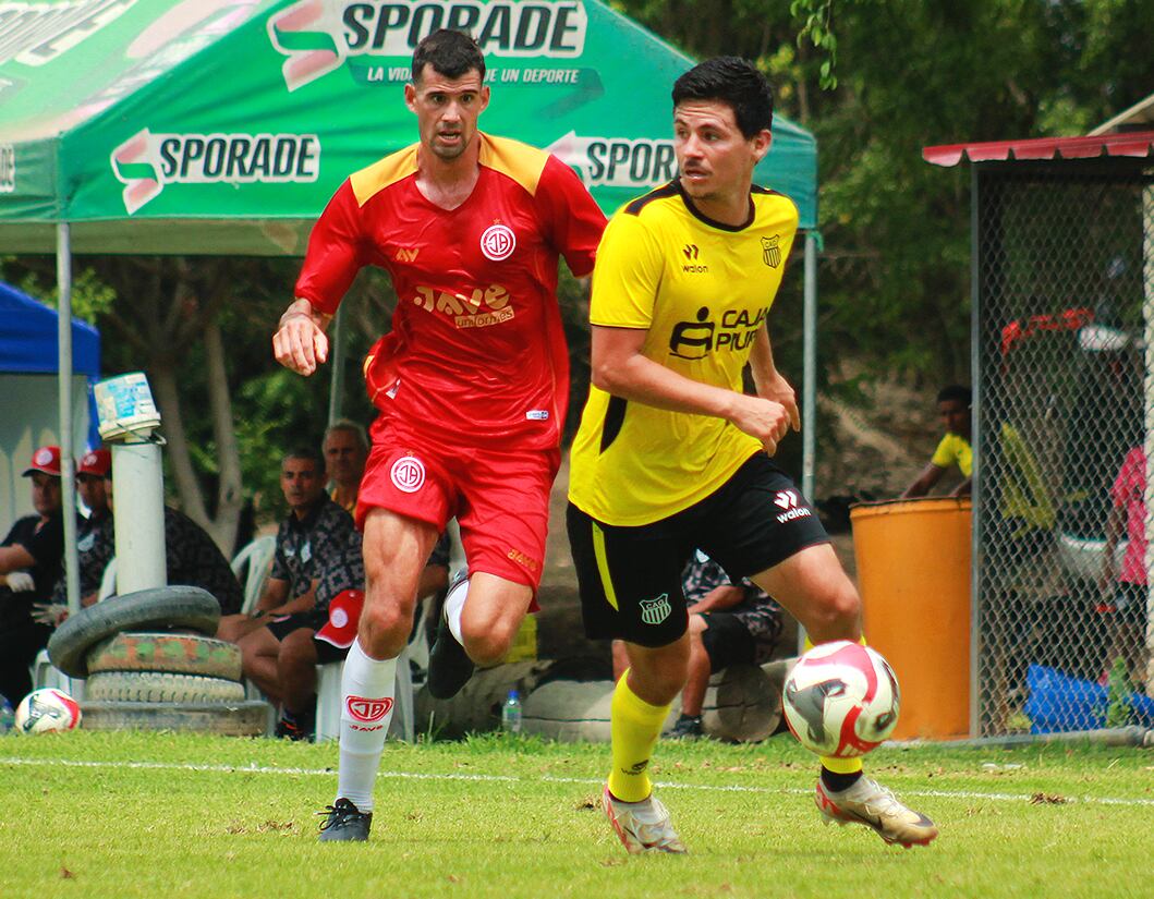 Los albos disputaron dos cotejos de 35 minutos cada uno ante su similar chiclayano,