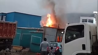 Arequipa: incendio en vivienda precaria de Secocha moviliza a vecinos