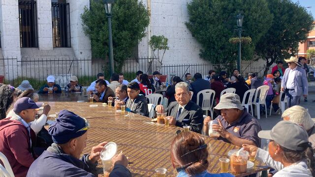 Así fue el desayuno de los candidatos a la alcaldía de Arequipa