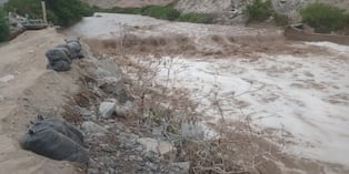 Desborde del Río Anexo de Pescadores, en Ocoña, provincia de Camaná, pone en peligro a pobladores. Foto: Municipalidad de Ocoña.