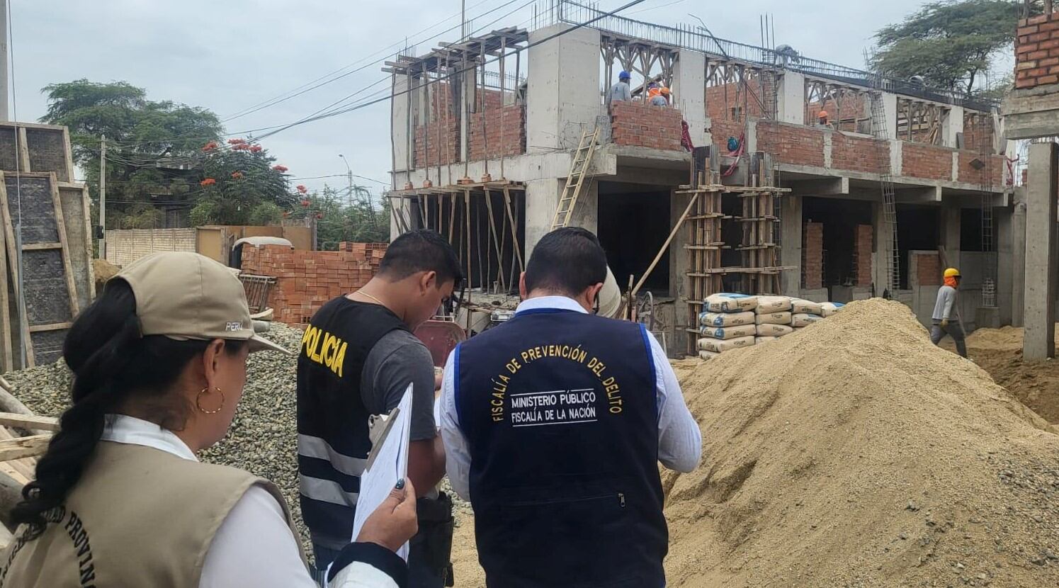 Autoridades llegaron a obras que se ejecutan en diversos colegios