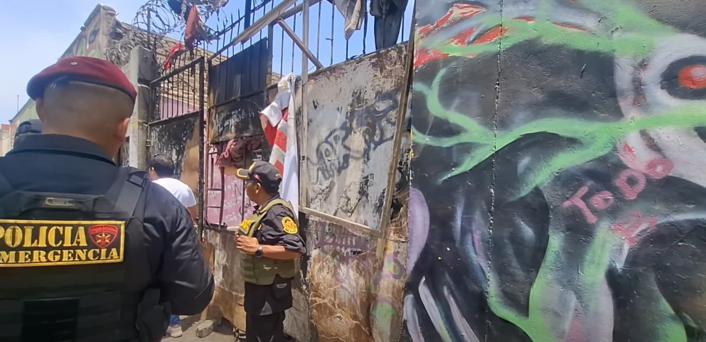 Agentes de la Policía Nacional llegaron para recolectar evidencias que permitan esclarecer lo ocurrido.