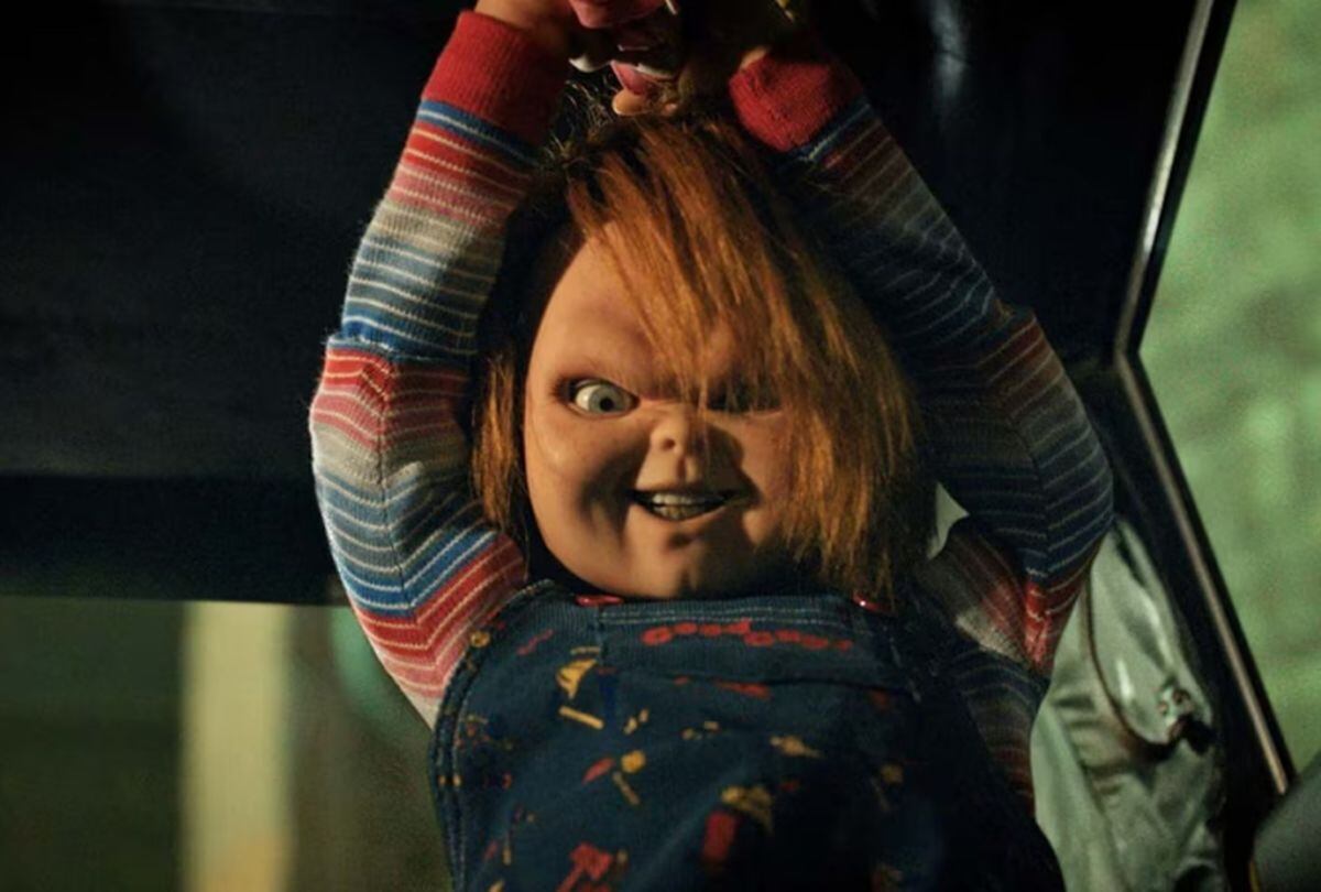 El actor estadounidense murió en un hospicio de California. Fue reconocido por su participación en más de 130 producciones, aunque su papel como Chucky marcó su carrera y su legado en Hollywood.