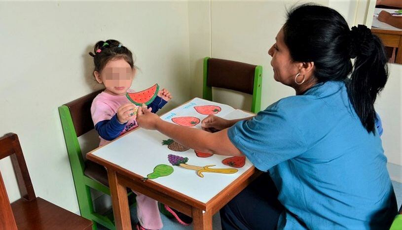 Las terapias del lenguaje enseñan al niño a dominar un patrón respiratorio adecuado. (Difusión)