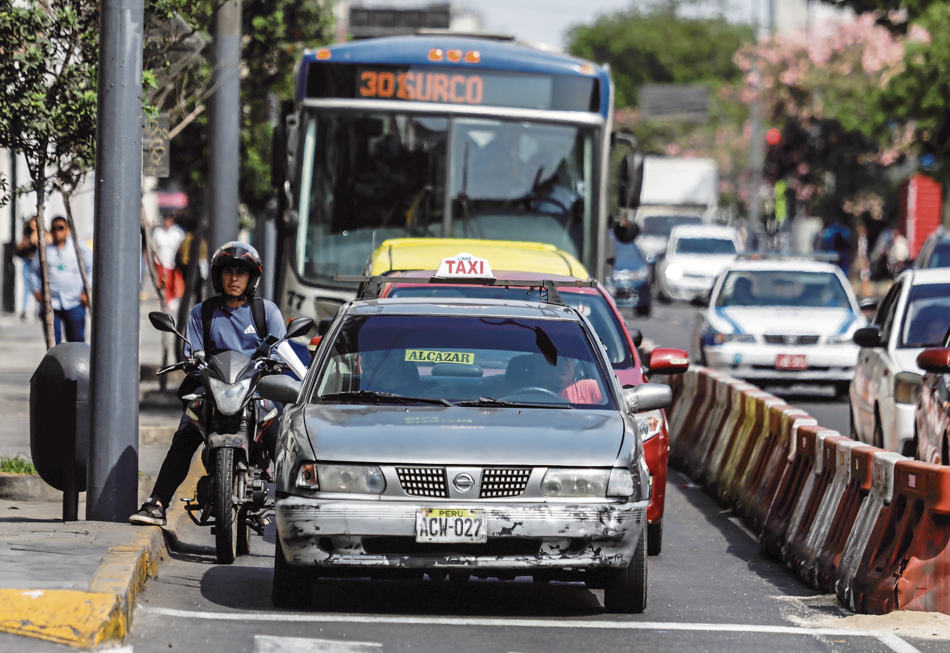 José Aguilar, titular de la entidad fiscalizadora, dijo que no dará marcha atrás en su lucha contra la informalidad en el transporte urbano promovido por congresista Waldemar Cerrón.