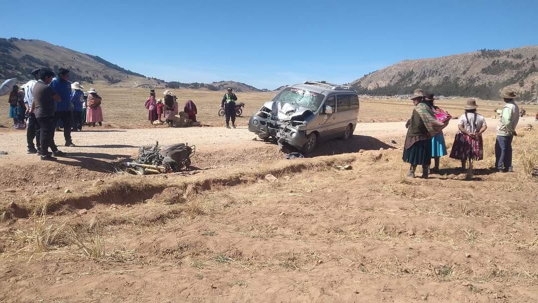 Moradores de la zona conmocionados por este nuevo accidente de tránsito. Foto/Difusión.