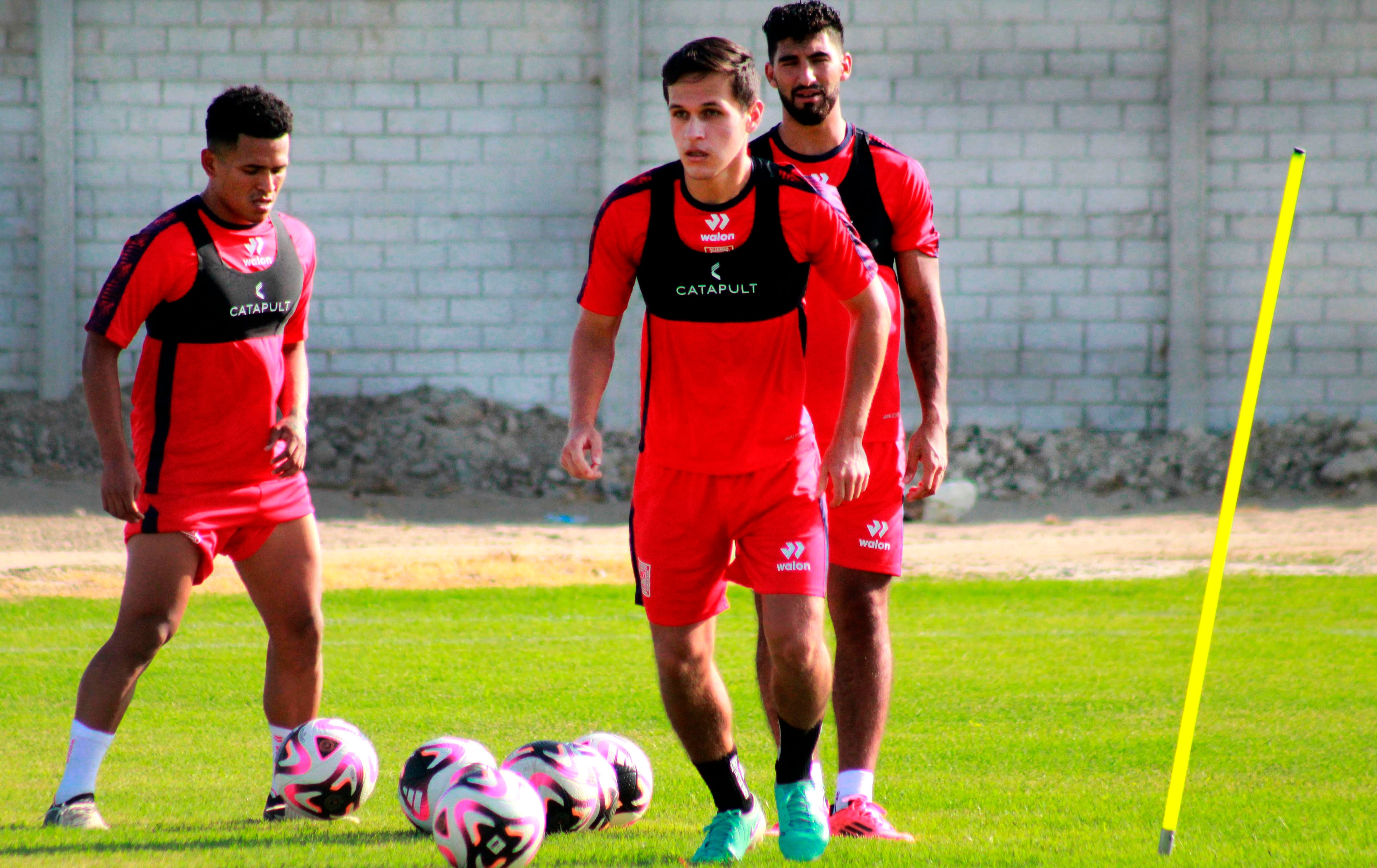 Con sus nuevos refuerzos, bajo el mando del entrenador Gerardo Ameli.