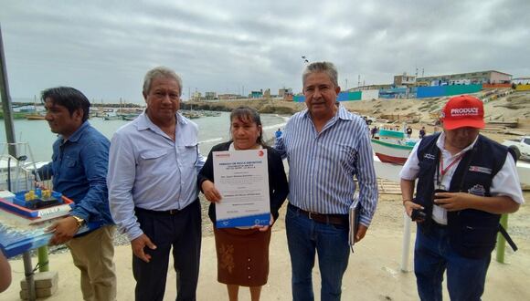 Entregan autorizaciones definitivas de pesca artesanal en La Islilla y La Tortuga