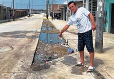 Vecinos sufren por el colapso de desagües en Piura